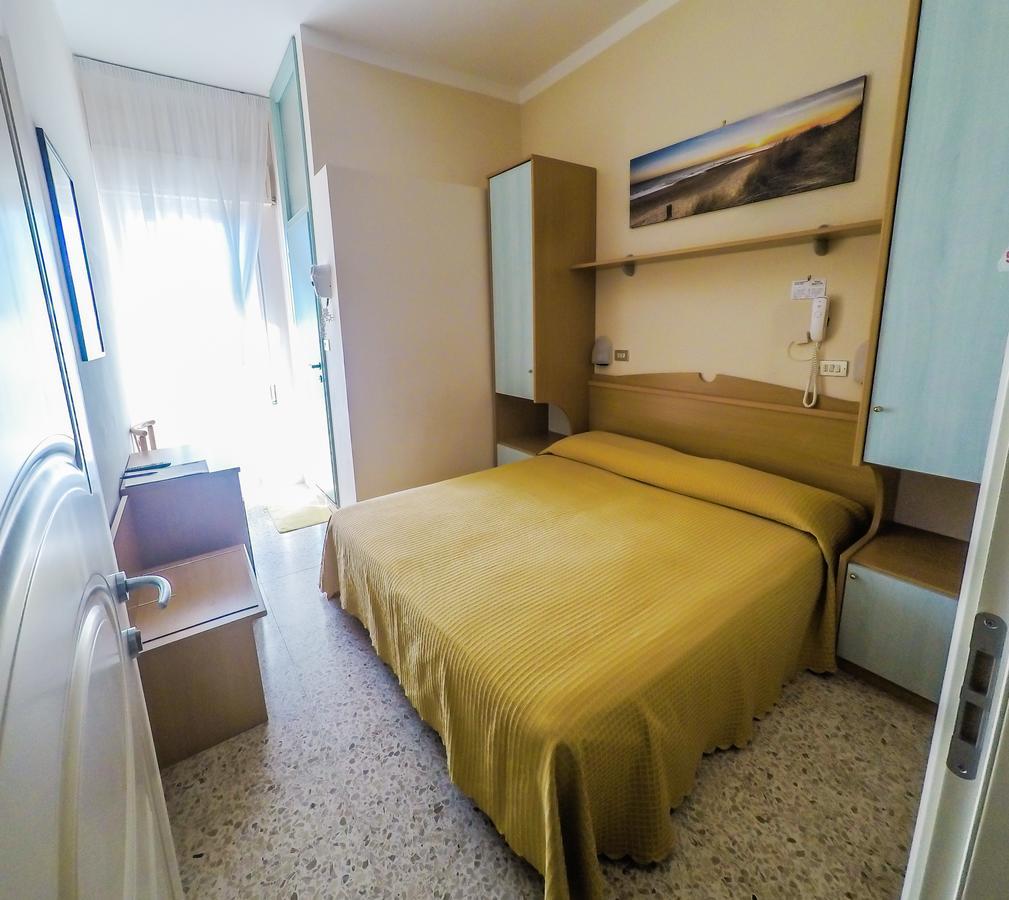 Hotel Simplon Bellaria-Igea Marina Quarto foto